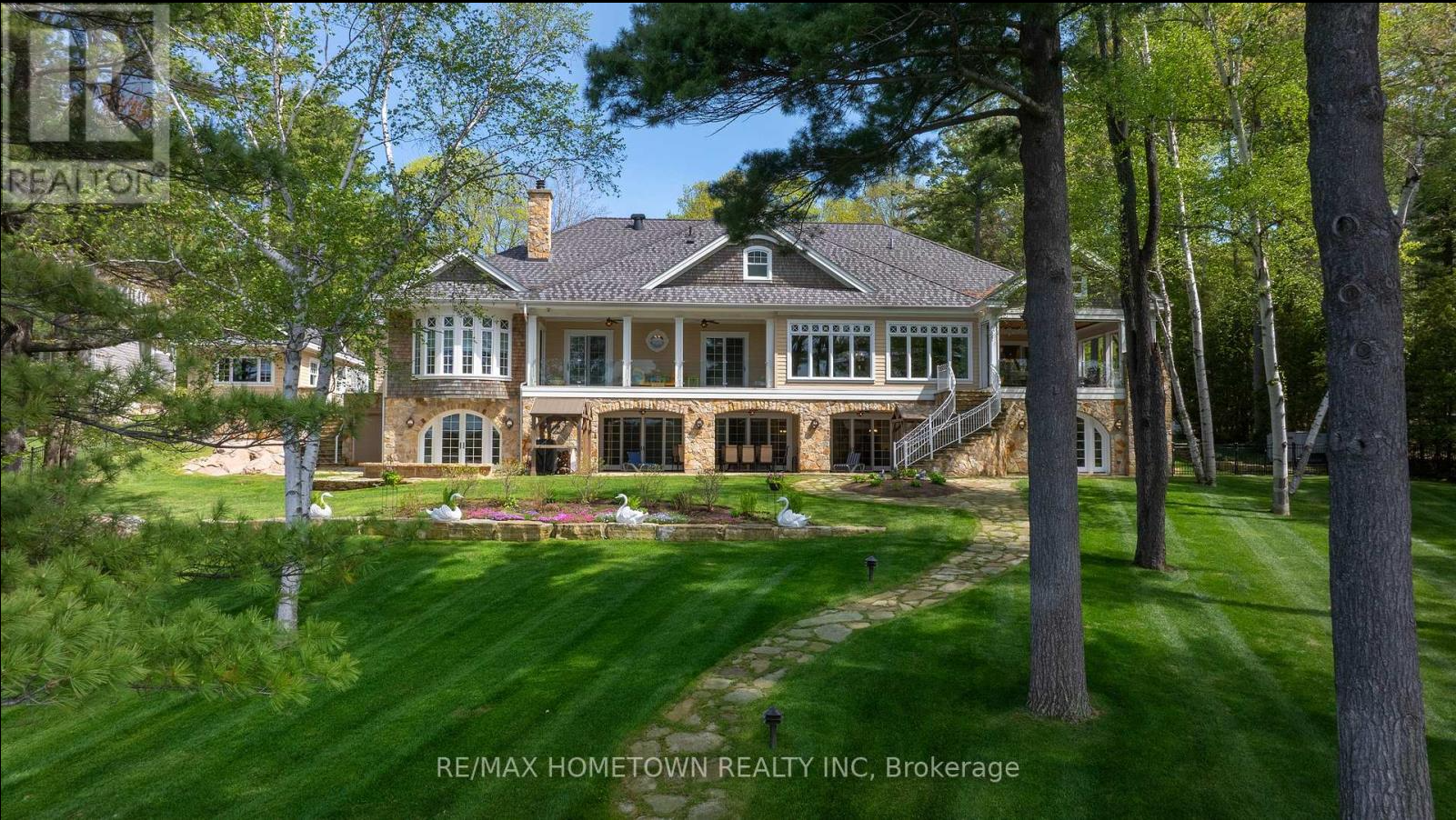 11 Riverview Drive